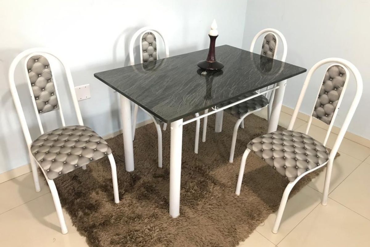 Como Escolher a Mesa de 4 Cadeiras Perfeita